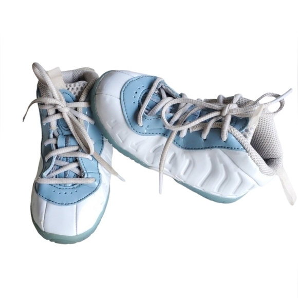 Nike Little Posite One Basketball Shoe White|Blue Toddler Size 7C DM1094-400 - Picture 1 of 9